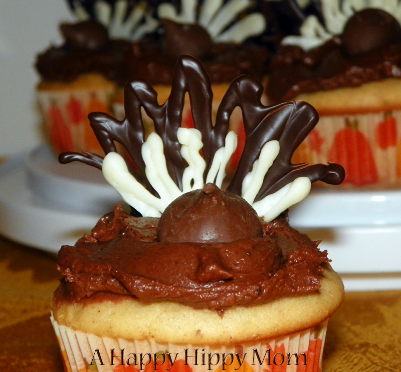 Peanut Butter Thanksgiving Turkey Cupcakes With Creamy Chocolate